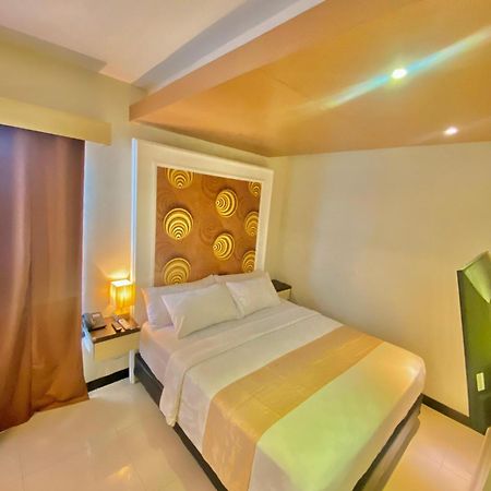 Jle'S Hotel Manado Exterior photo